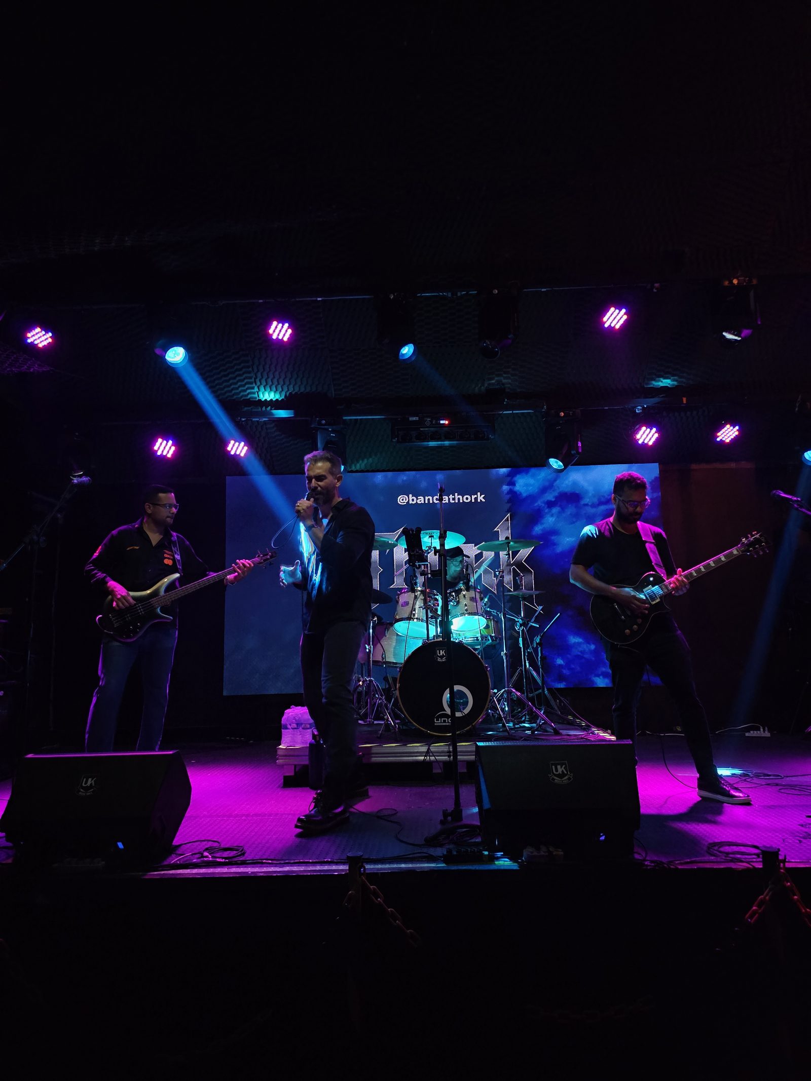 Thork em apresentação no UK Music Hall — vista do palco
